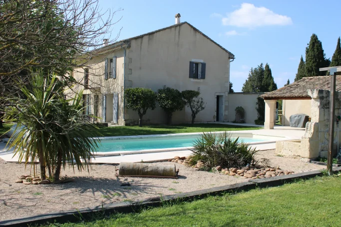 Mas provençal avec piscine