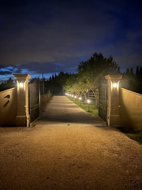 Entrée avec portail automatique