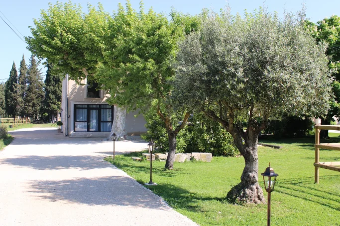 Mas provençal avec jardin