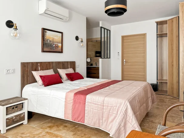 Chambre d'hôtes GORDES spacieuse et confortable